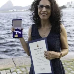 Diretora recebe medalha "Amigo da Marinha"